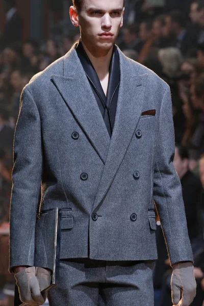 Look 94